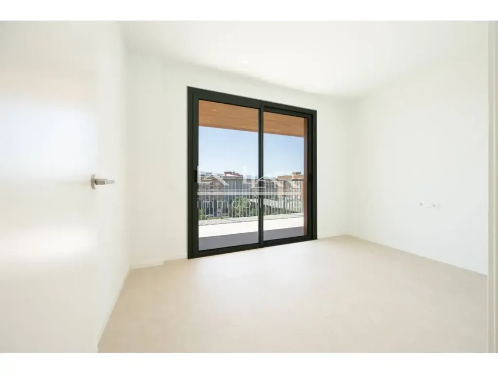Pièces - Newly Built Flat with Terraces in Nord-El Sucre