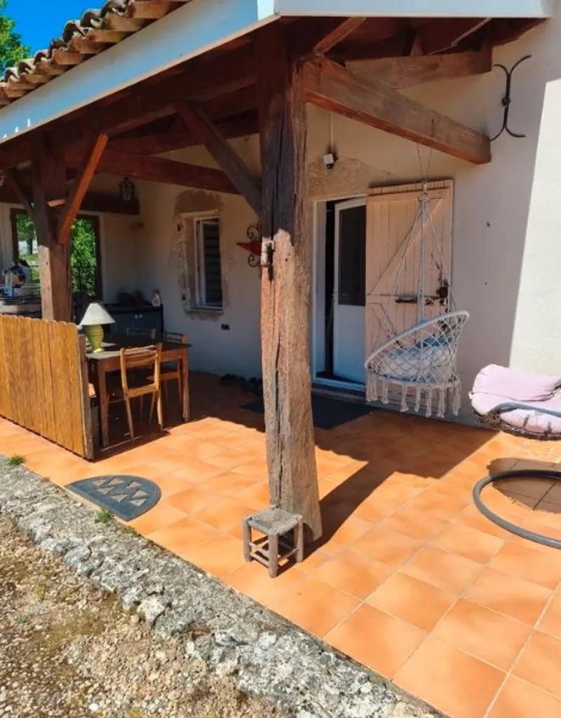 Terrasse - Maison 3 Pièces avec Jardin à Cubeyrac