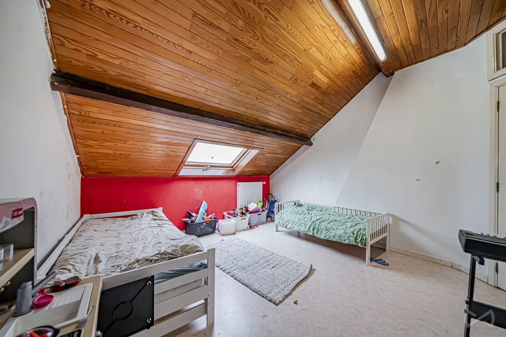 Chambres - Maison Fonctionnelle avec Jardin à Dampremy