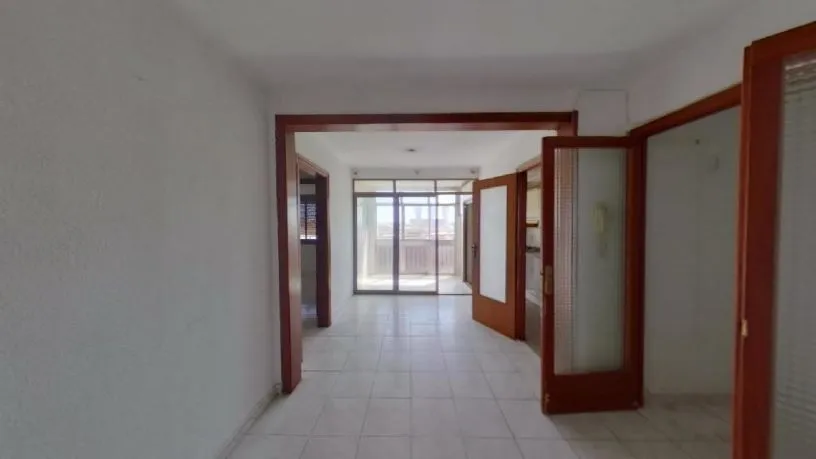 Esik - Apartment with Balcony in Badalona Centre