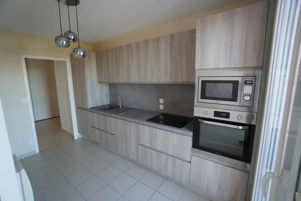 Cucina - 3-Bedroom Apartment with Balcony in Dijon