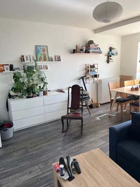 Elutuba - 2-Bedroom Flat with South-Facing Balcony in Central Area