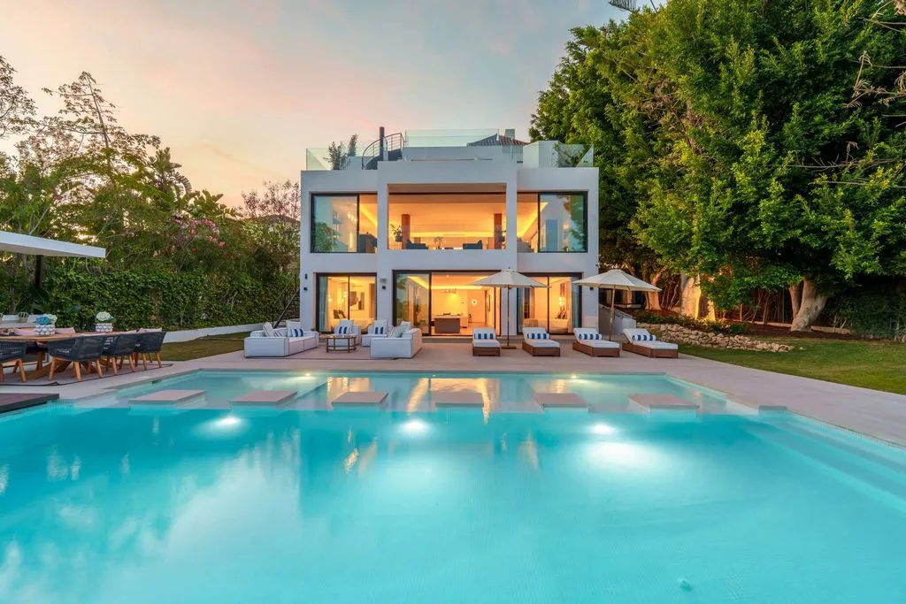 Piscine - Luxury Villa with Infinity Pool in Marbella