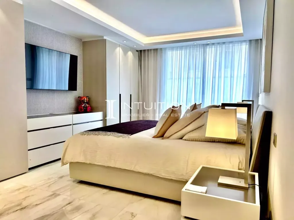 Magamistoad - 2-Bedroom Apartment with Sea View in Cannes Croisette