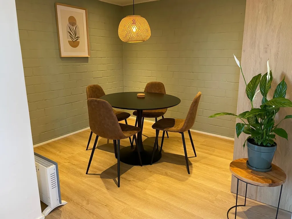 Dining Room - Detached Studio with Private Entrance in Heerhugowaard