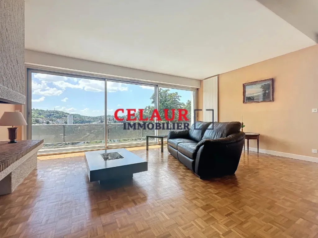 Séjour - Maison Contemporaine avec Vue Imprenable à Tulle