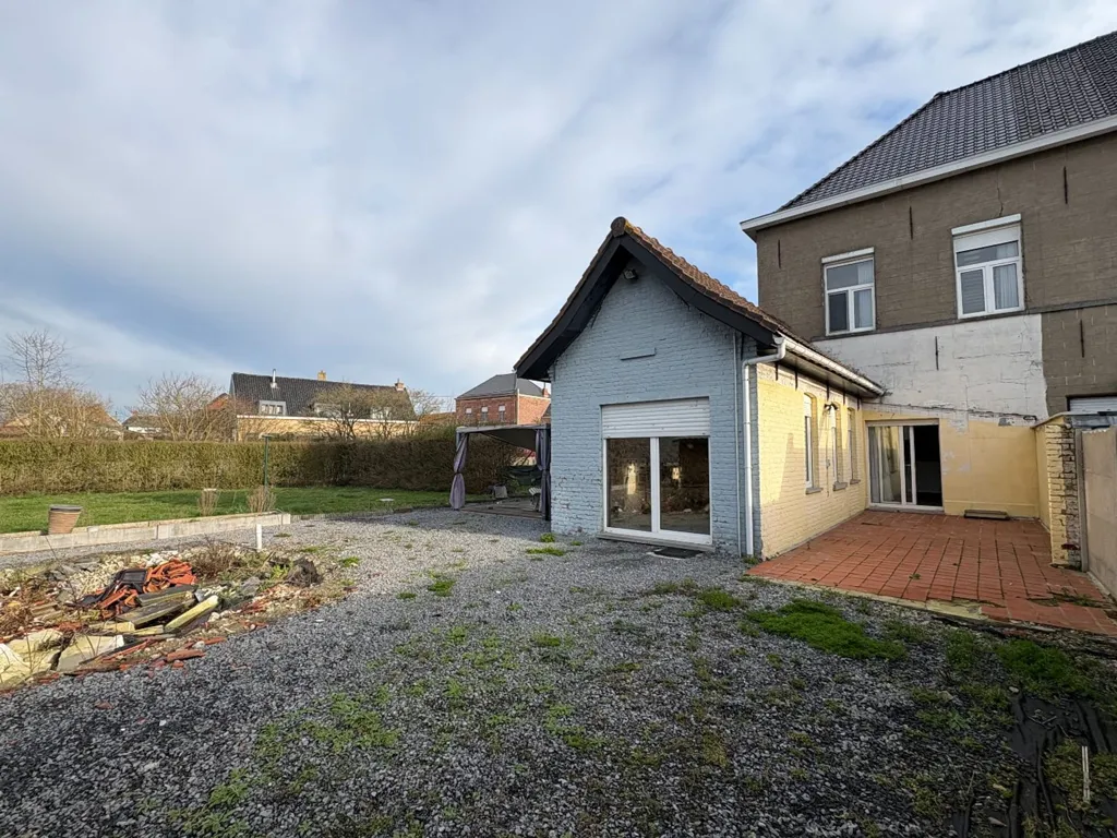 Aed - Half-open House with Garden in Kooigem