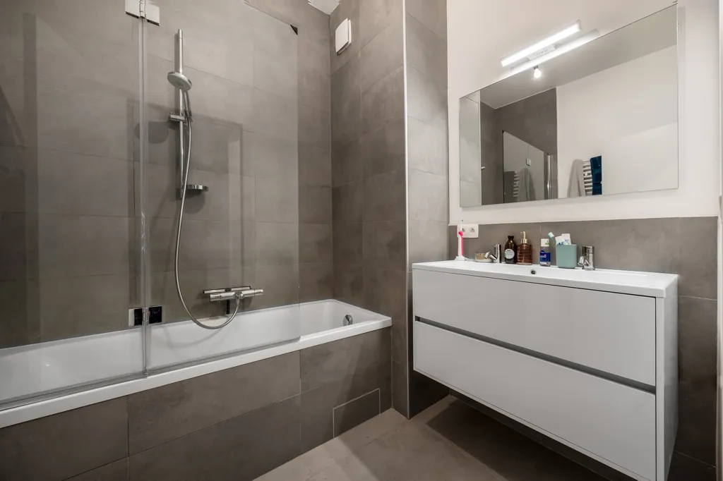 Salles de bain - Appartement avec Terrasse à Antwerpen, Kievitwijk