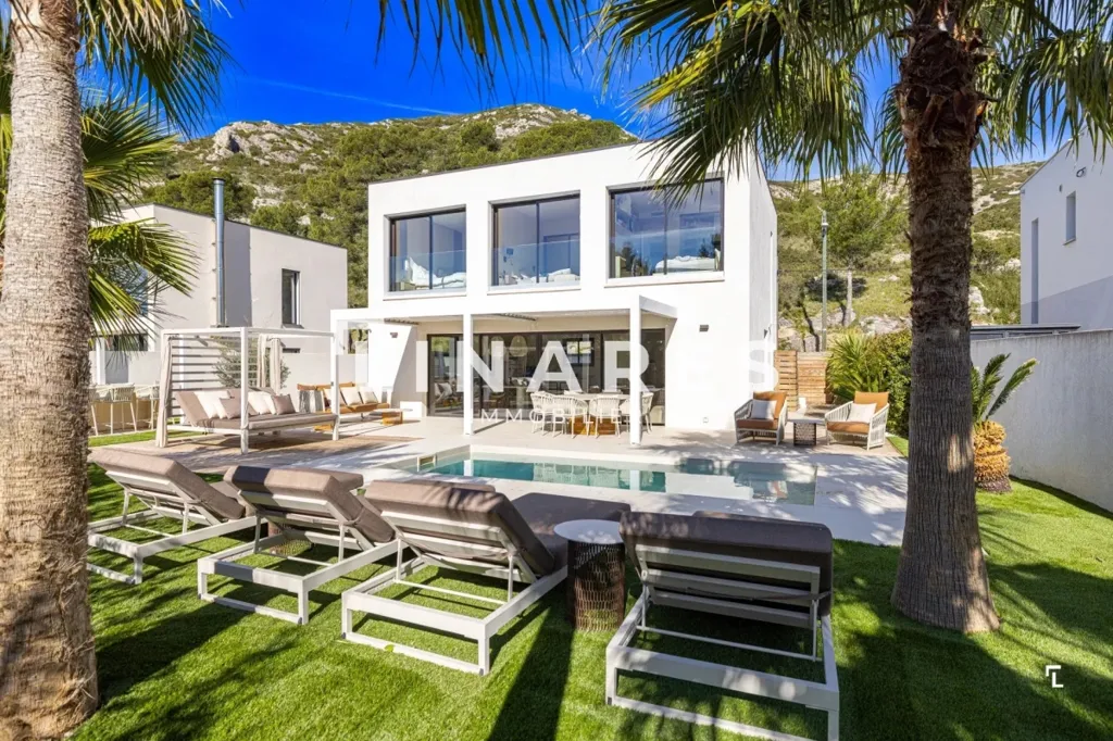 Piscine - Villa d'Architecte avec Piscine au 9ème Arrondissement de Marseille