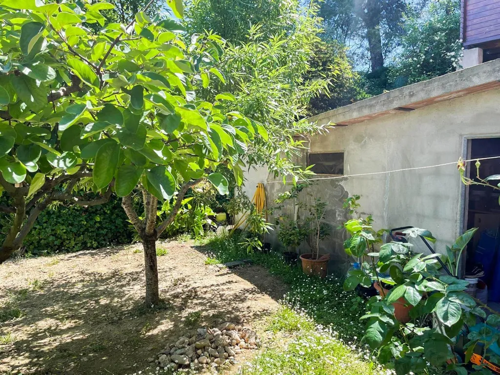 Aed - Chalet with Pool in Esparreguera