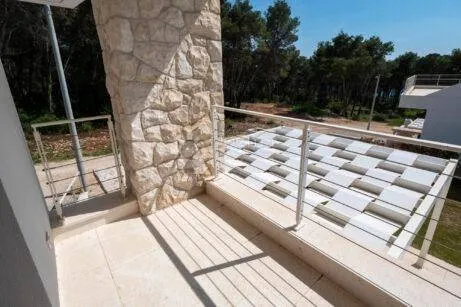 Terrazza - Seaside Apartment with Private Pool in Kožino, Zadar