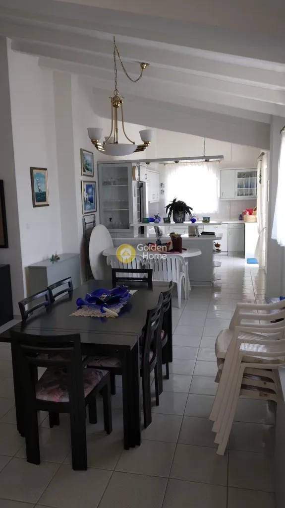 Salle à manger - Multi-Storey Building with Large Garden in Rafina - Neraias