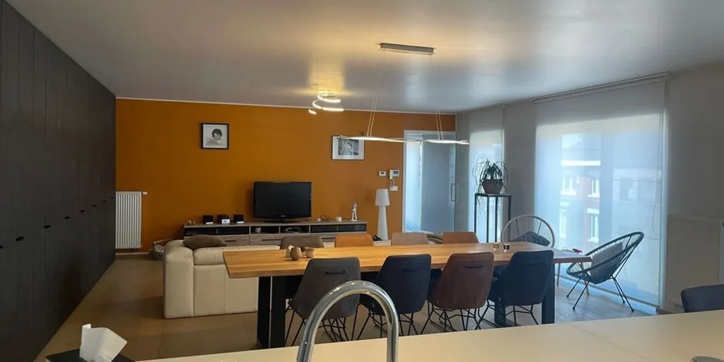 Salle à manger - Appartement Énergétique avec Terrasse à Borgloon