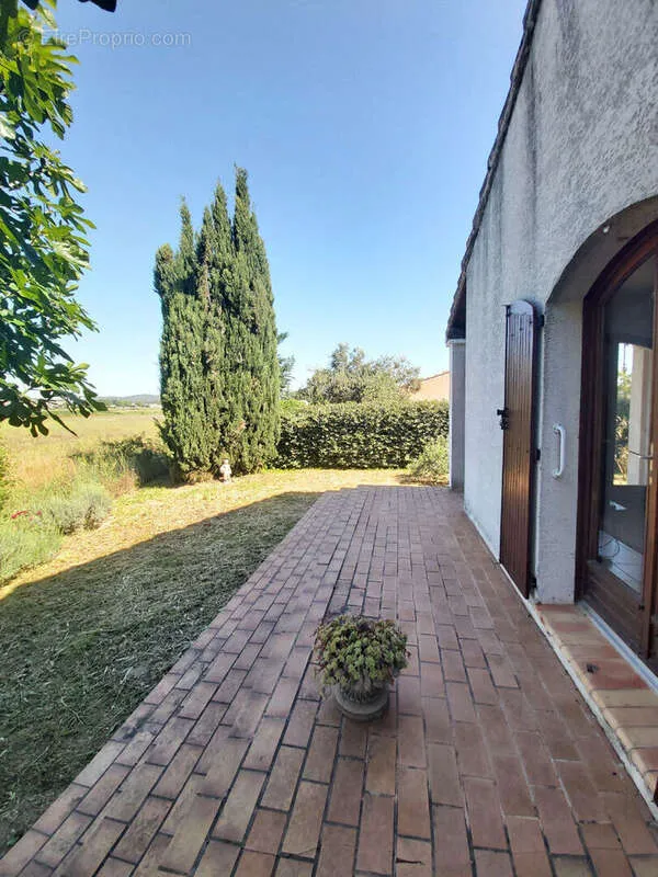 Terrazza - Ground Floor Villa with Garden in Calvisson