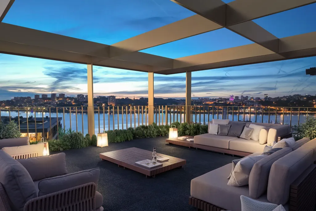 Terrace - 3-Bed Flat with River View in Porto