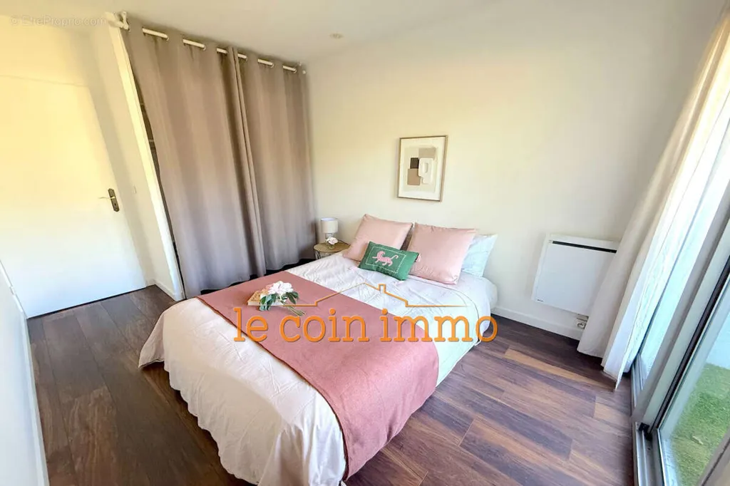 Chambres - Appartement Rénové avec Terrasse à Antibes
