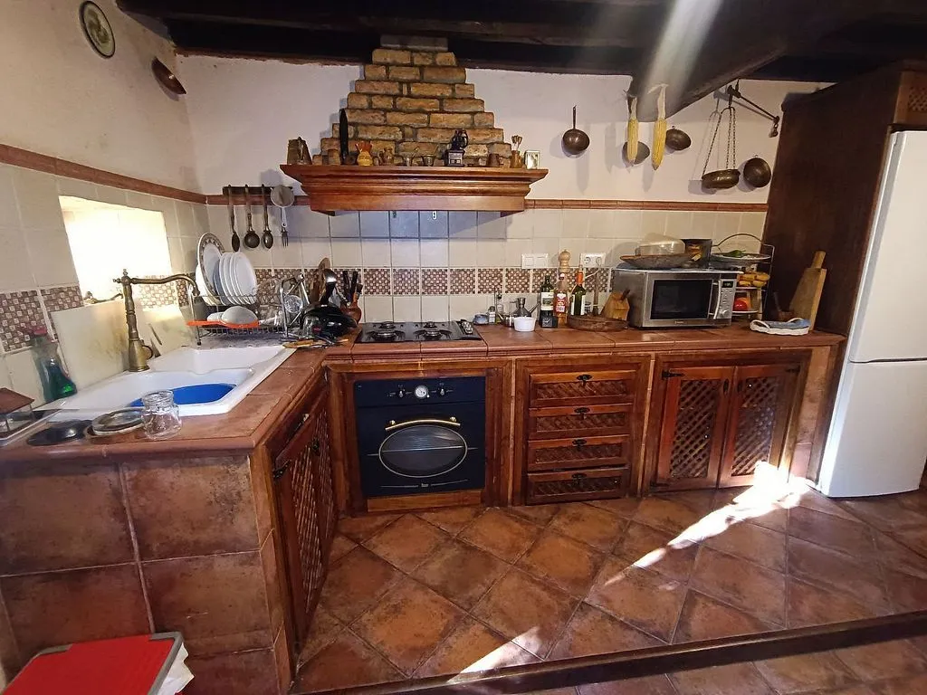 Cocina - Historic Chalet with Piscina in Sierra De Gata