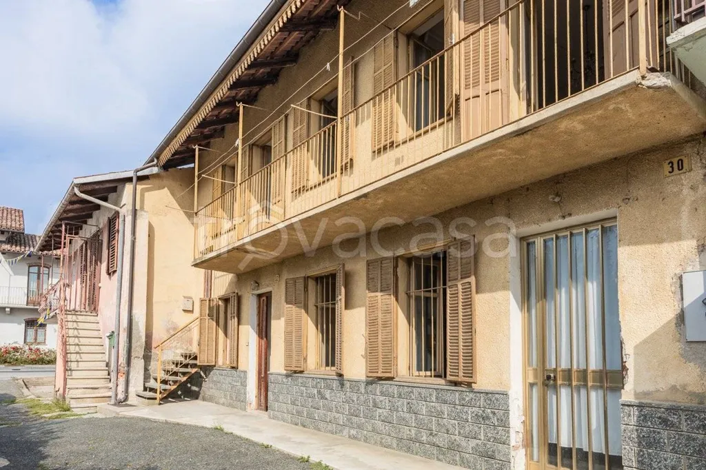 Extérieur - Colonial House with Balcony in Centallo