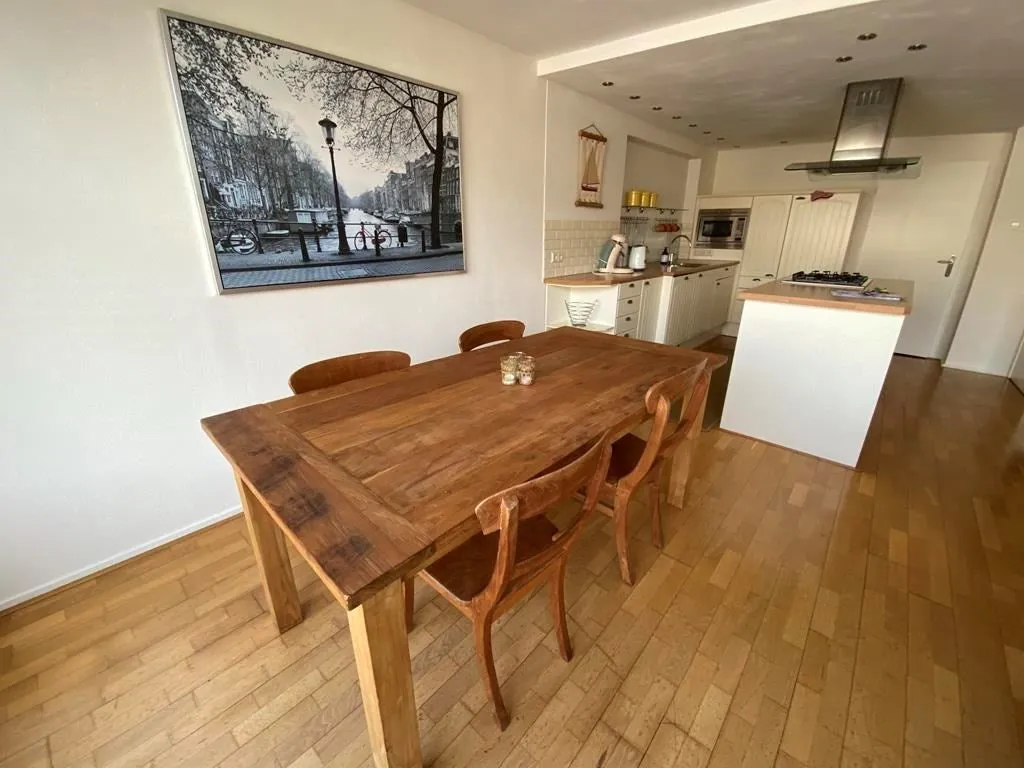 Salle à manger - Monumental Canal-View Apartment in Amsterdam