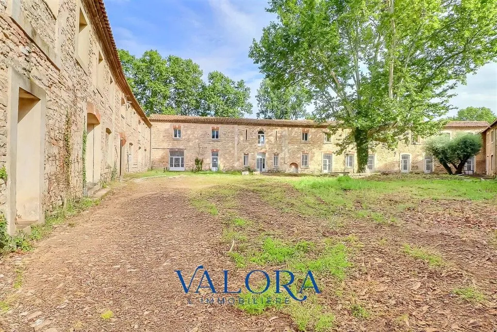 Aed - Luxury Hotel with Extensive Land in Nîmes
