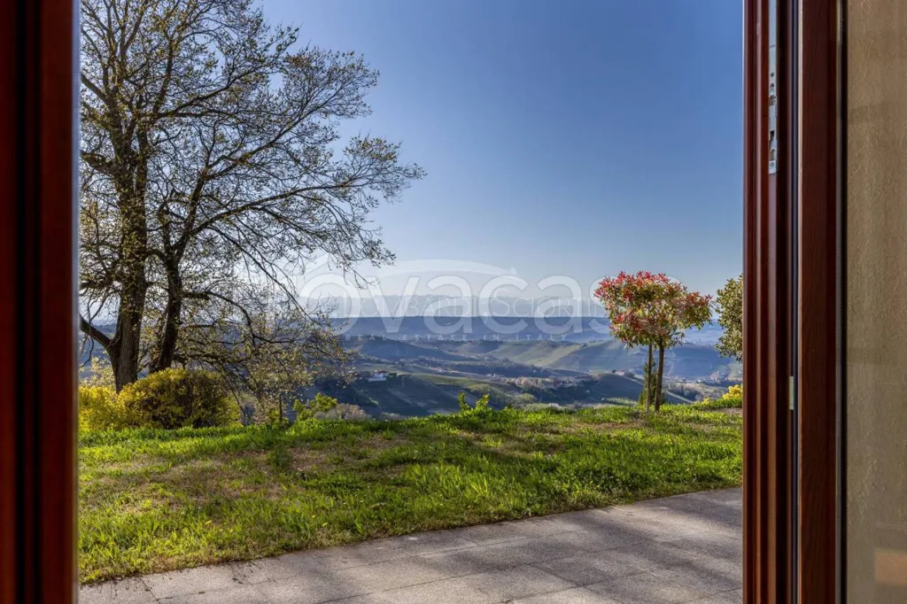 Terrass - Casale with Vigneto in Mango, Langhe