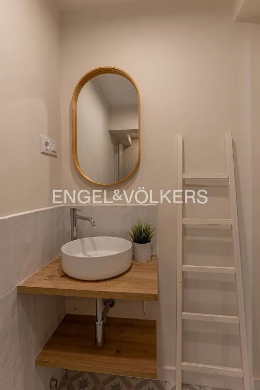Salles de bain - Contemporary Duplex with Balcony in Ciudad Jardín