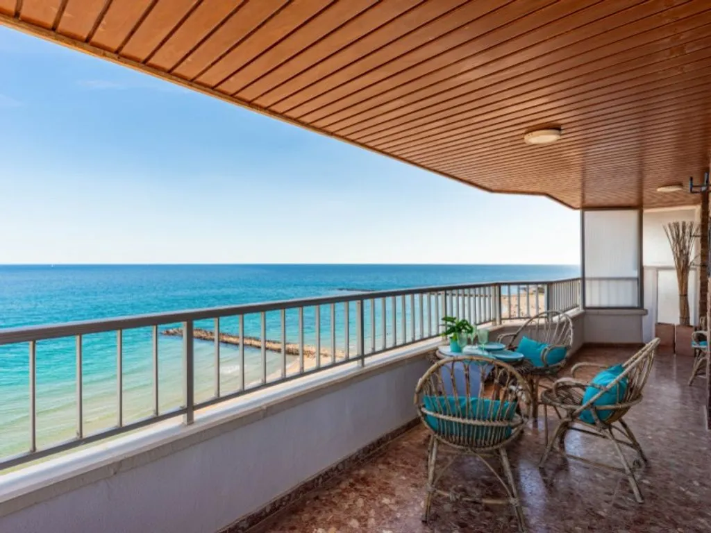 Balcon - Beachfront Corner Penthouse in El Campello