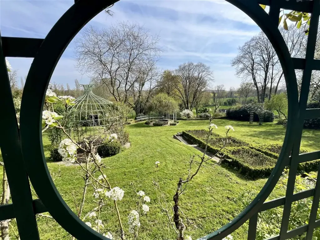 Jardin - Maison avec dépendance et jardin à Brion