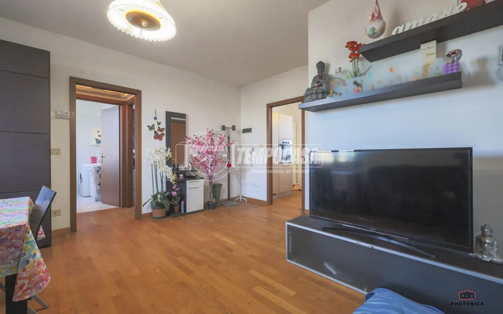 Séjour - Modernised Two-Bedroom Flat with Balcony in Bologna