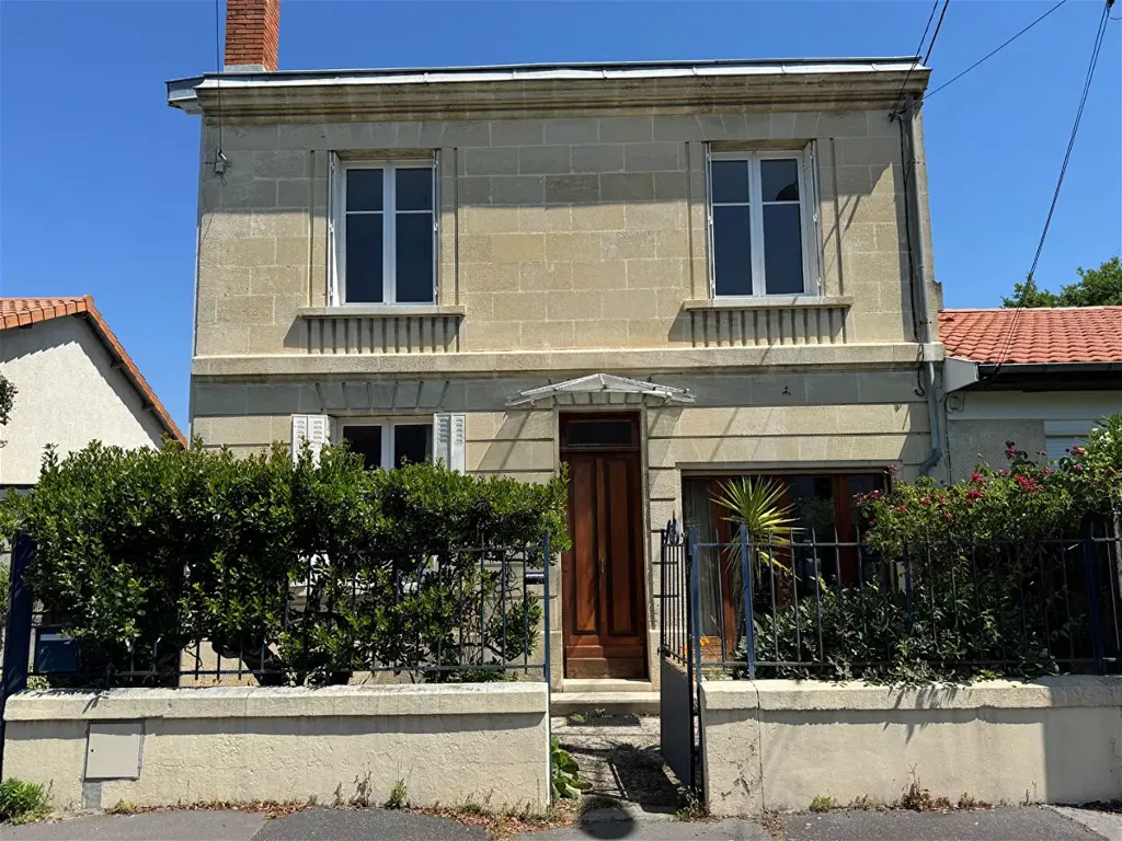 Extérieur - Maison en Pierre avec Jardin à Bordeaux Caudéran