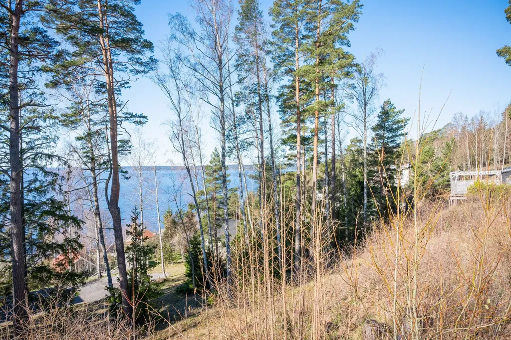 Aed - Plot with Lake View in Svärtinge, Östergötland