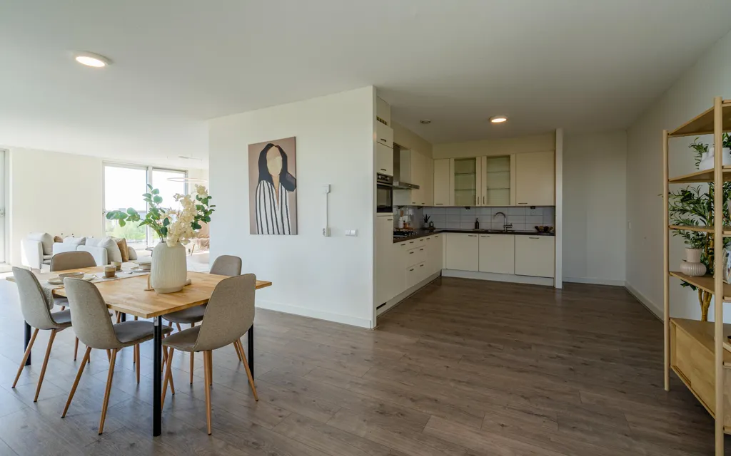 Söögituba - Penthouse with Panoramic View in Amsterdam