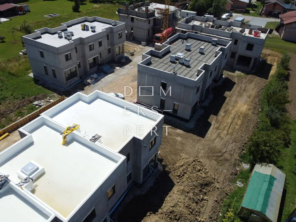 Õhuvaade - Two-Storey Apartment with Garden in Rugvica