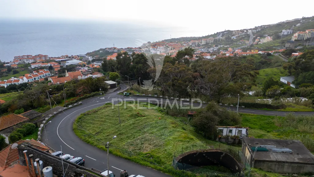 Buildable Plot with Sea View in Caniço