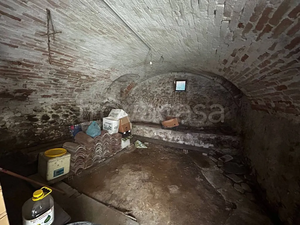 Toad - Three-Storey House with Garden in Bagnasco