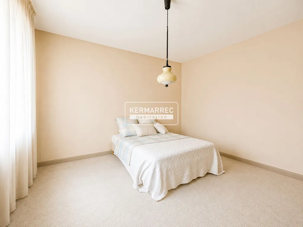 Magamistoad - House with Professional Potential in Saint-Yves