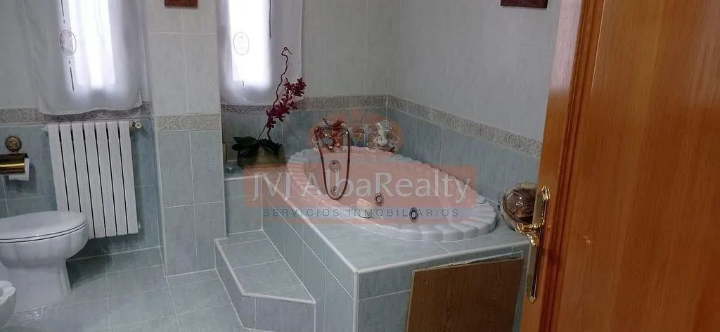 Vannitoad - Terraced House with Garden in Albacete Alto de los Molinos