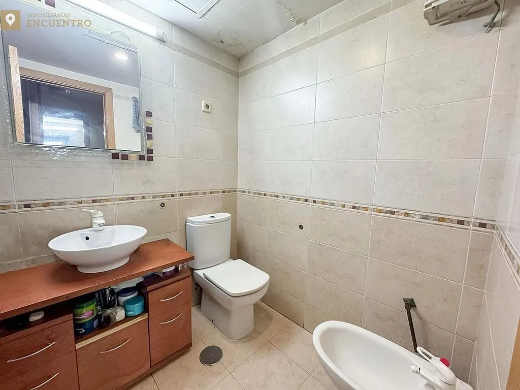 Vannitoad - Third-Floor Flat with Garage in Móstoles