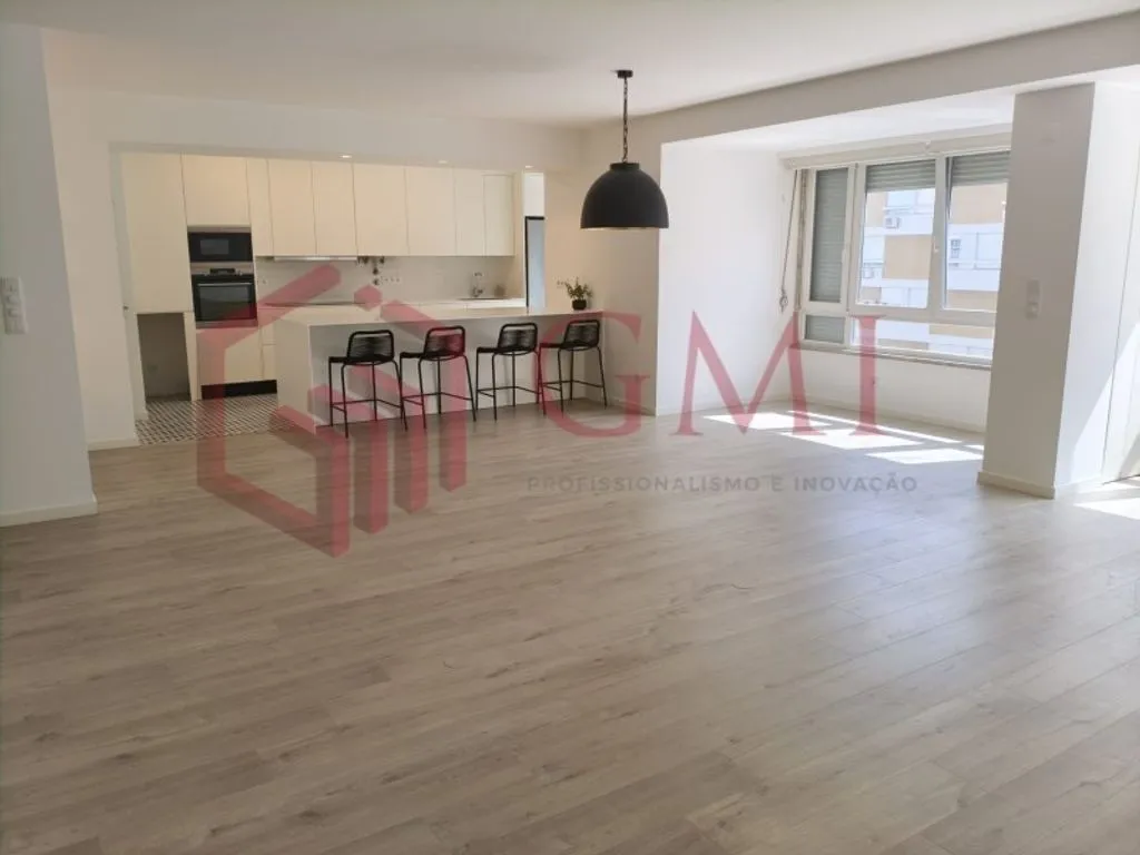 Cuisine - Luxury Flat with Private Box in Loures