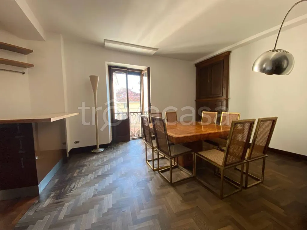Salle à manger - Historic Apartment with Panoramic View in Novara