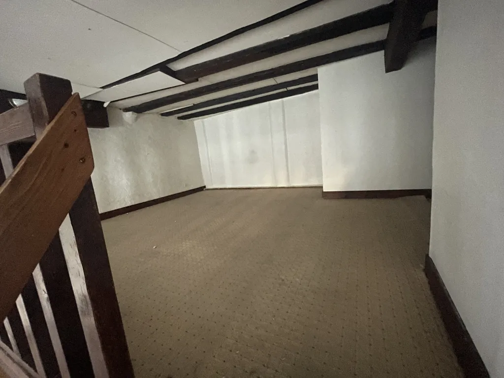 Pièces - Appartement Type 2 à Rénover au Centre de Poitiers