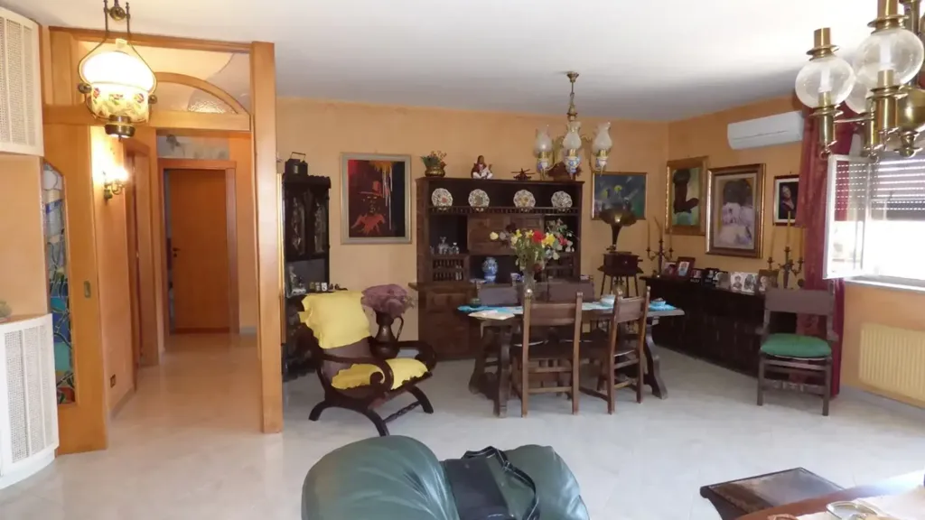Sala da pranzo - Apartment with Panoramic View in Corso Calatafimi, Palermo