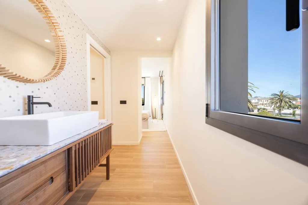 Badezimmer - Contemporary Villa with Private Mooring in Empuriabrava