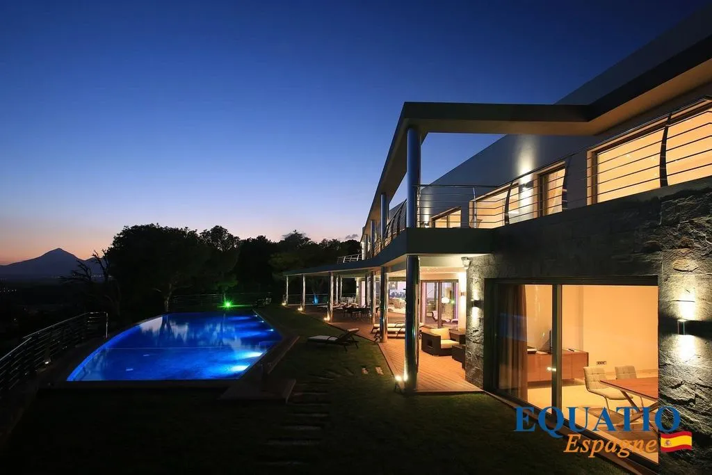 Pool - Luxury House with Seafront Views in Altea