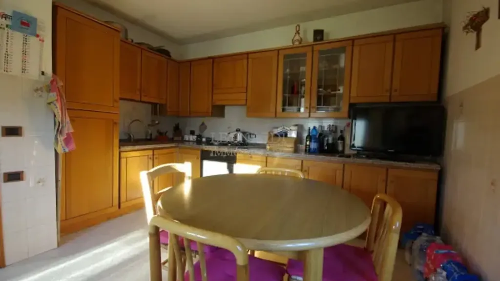 Söögituba - Apartment with Panoramic Terrace in Badia Tedalda