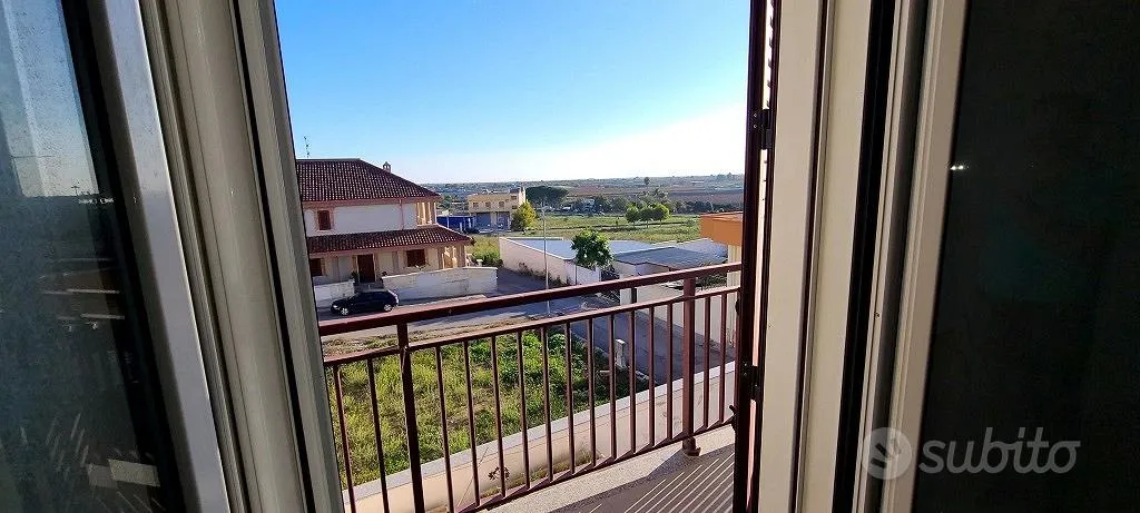 Balcon - Apartment with Balcony in Central Location