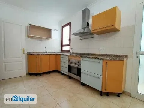 Cucina - Spacious Three-Bedroom Flat in Vecindario