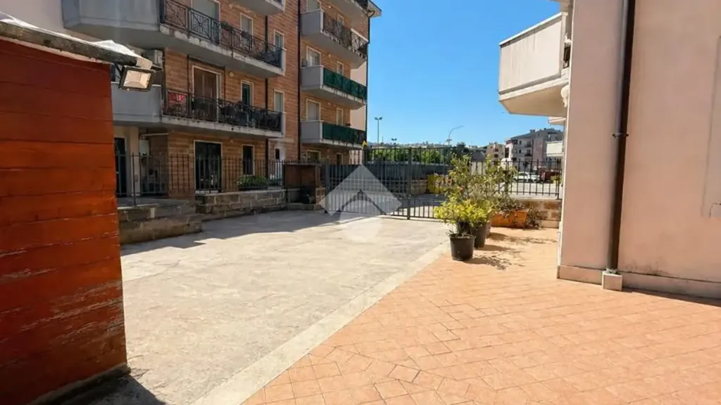 Jardin - Ground Floor Apartment with Terrace in Orte