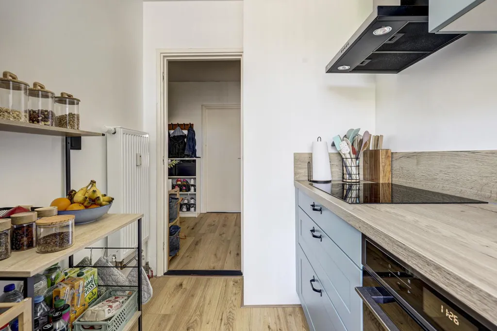 Cuisine - Light and Spacious Apartment with Two Balconies in Rotterdam