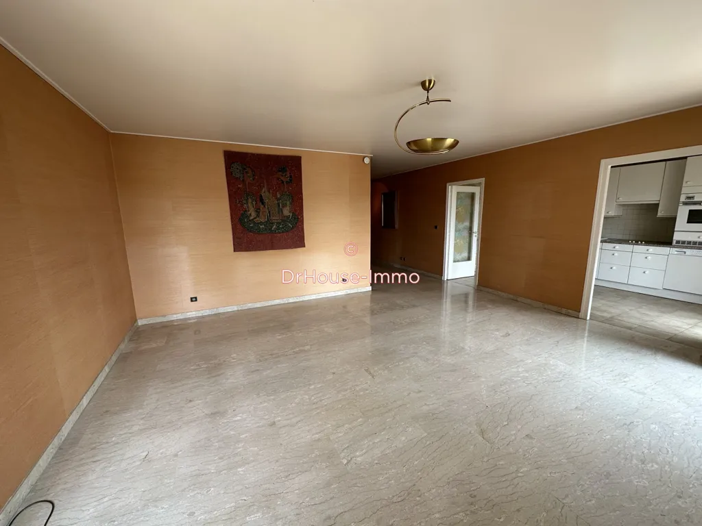 Living Room - Apartment with Balcony and Terrace in Central Location